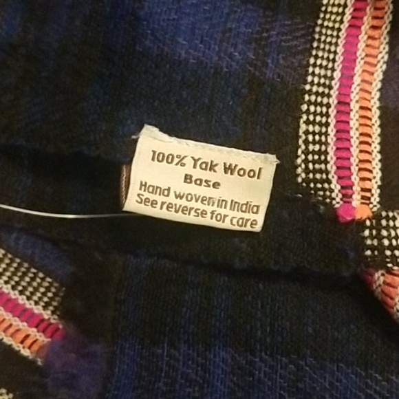 Beautiful wool scarves. - Picture 5 of 5